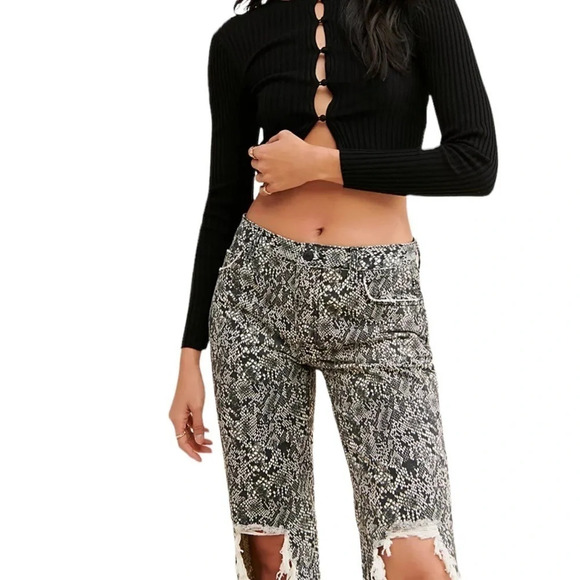 We The Free NWT Gator Skin Print Jean - Picture 1 of 13